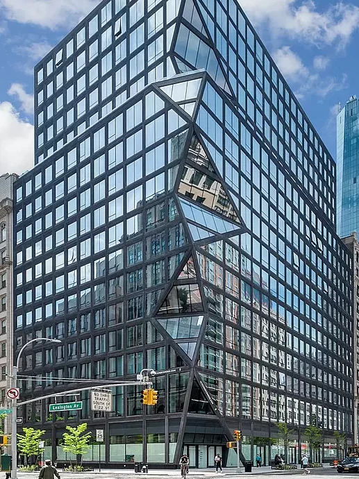 121 E 22nd